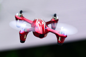 H107CHD Rouge avec caméra 2MP HD Mode 1 Hubsan